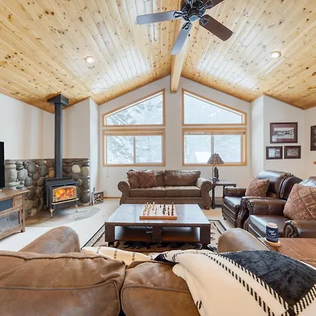 Cabin Retreat W Hot Tub Fireplace - Near Northstar And Downtown Truckee